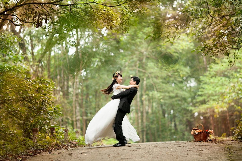 couple, wedding, park-443600.jpg